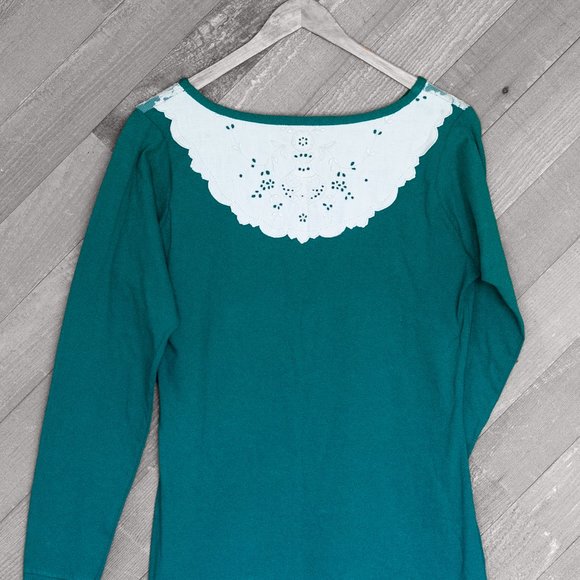 Lunaria Tops - green love sleeve cotton top with applique